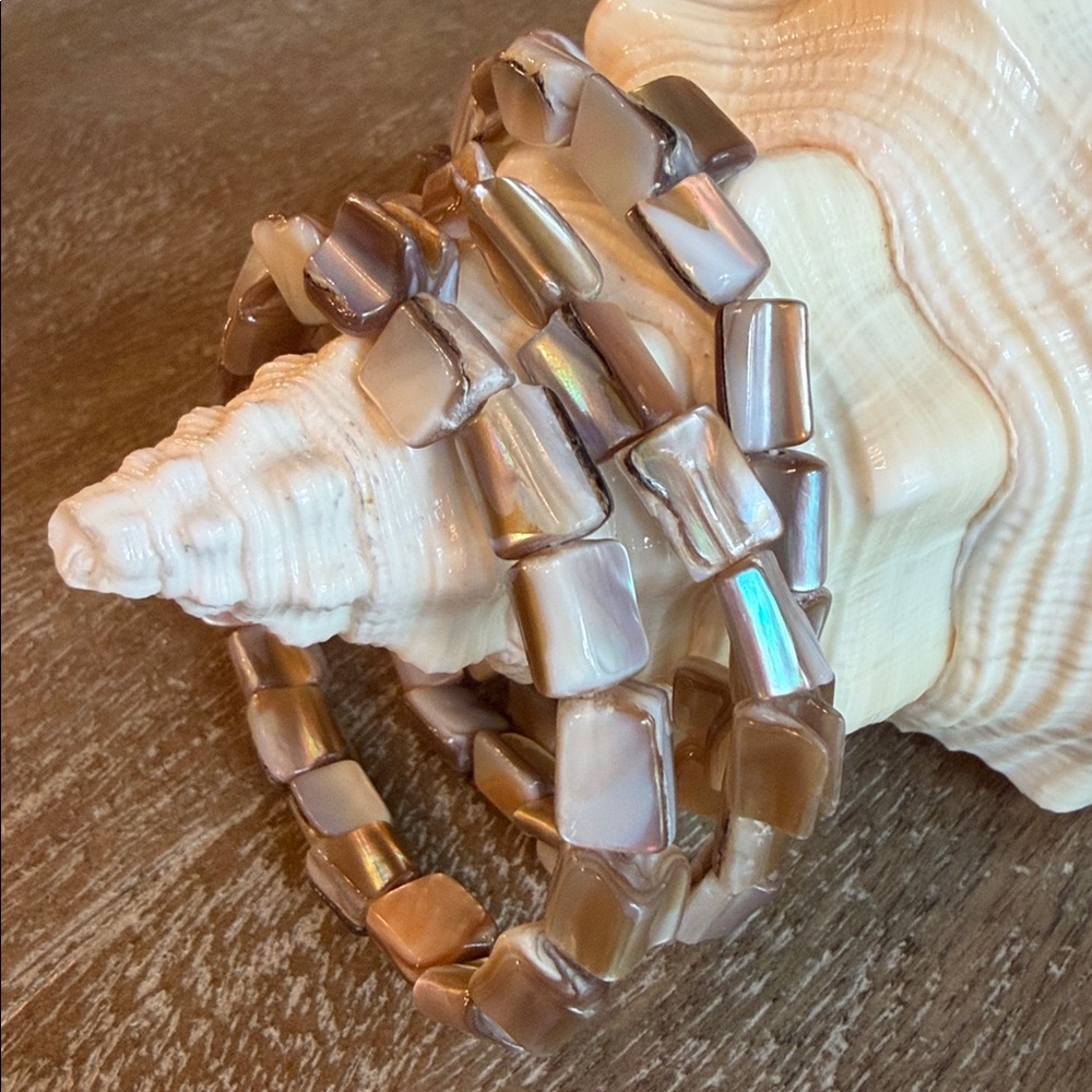 Mother-Of-Pearl Stretch Bracelets